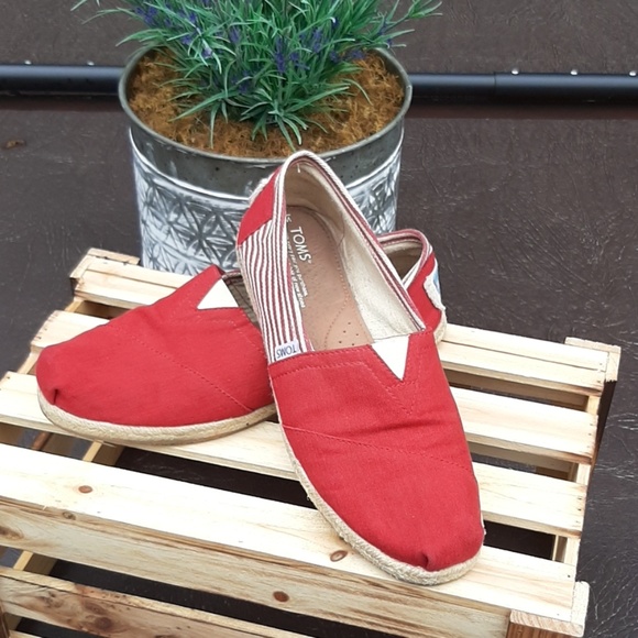 Toms Shoes - Red and creams Toms
